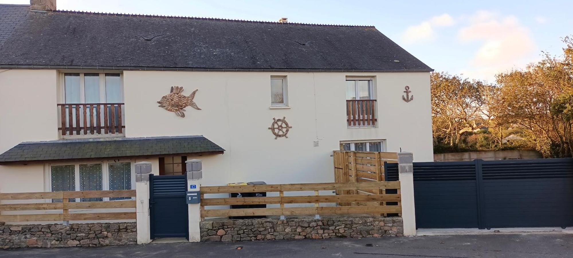 Maison A Cote De La Mer Flamanville Exterior photo